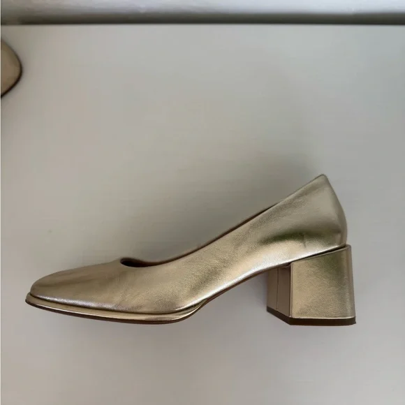 Aerosoles “Alae” Block Heel Round Toe Pumps - Picture 6 of 10